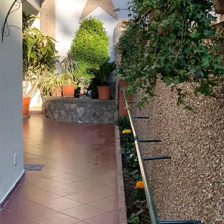 Hedera Capri 4* أناكابْري